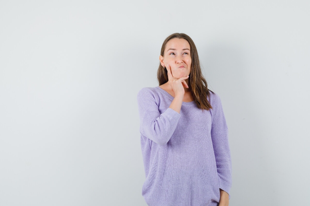 Tips for managing sensitive teeth after hot or cold foods to improve everyday oral comfort.